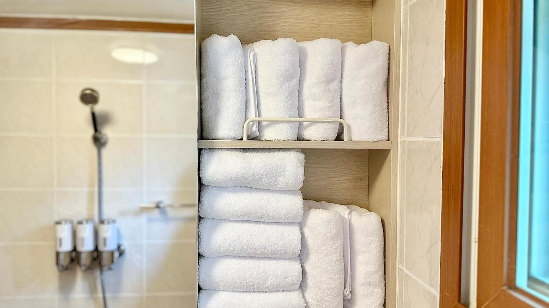 New, 3Min To Hapjeong St, Airport Bus Stop, 8Min To Hongdae & Mangwon Market, Han River Park, 2Br 3Qb Full Of Sunshine, Hotel Bedding, City Nature Seoul Villa