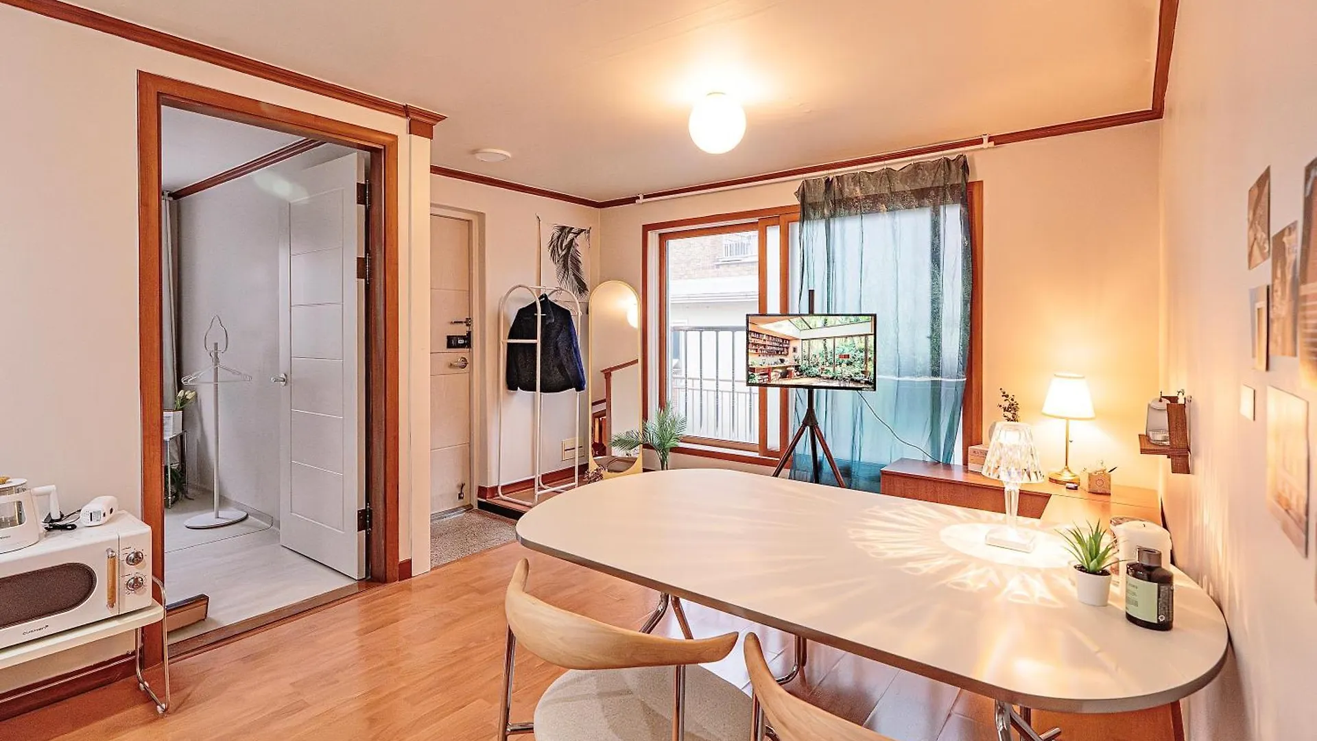 New, 3Min To Hapjeong St, Airport Bus Stop, 8Min To Hongdae & Mangwon Market, Han River Park, 2Br 3Qb Full Of Sunshine, Hotel Bedding, City Nature Seoul South Korea